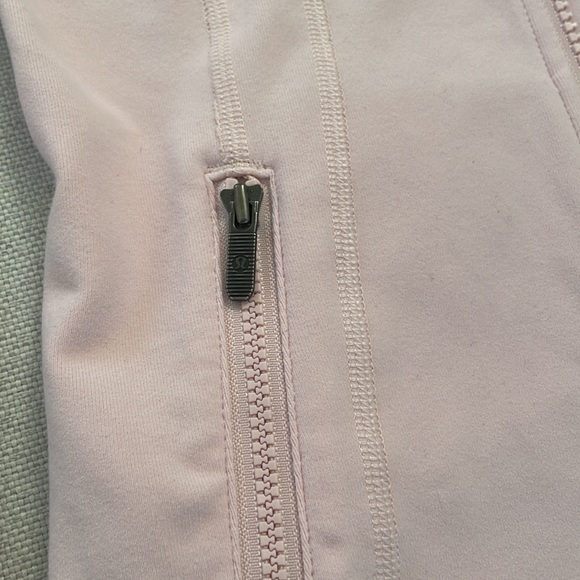 Lululemon size 4 define jacket Flush pink - Picture 5 of 13